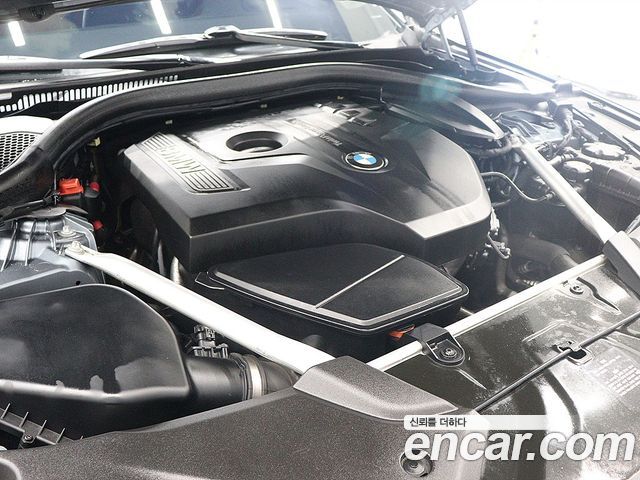 BMW 5-Series 2018 — photo 19