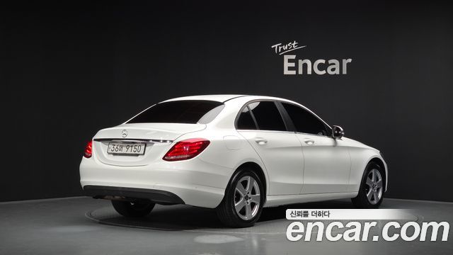 Mercedes-Benz C-Class 2017 — photo 2