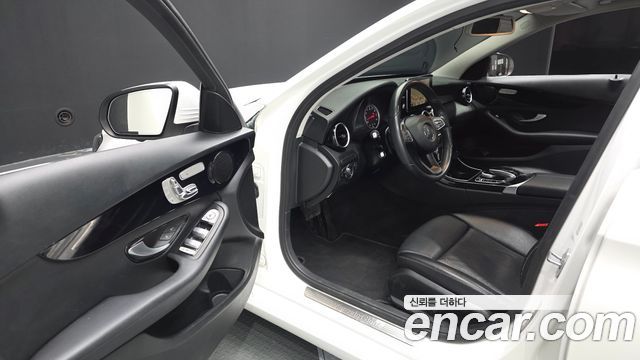 Mercedes-Benz C-Class 2017 — photo 10