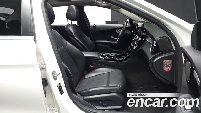 Mercedes-Benz C-Class 2017 — photo 11