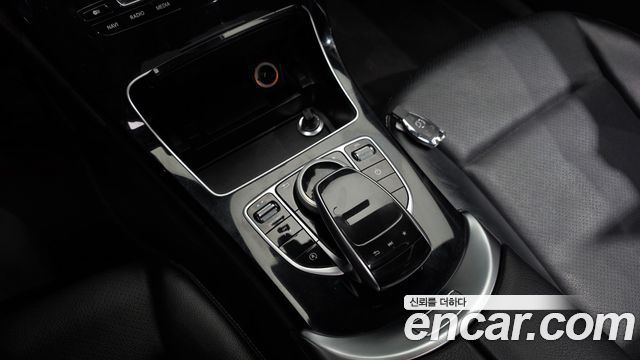 Mercedes-Benz C-Class 2017 — photo 18