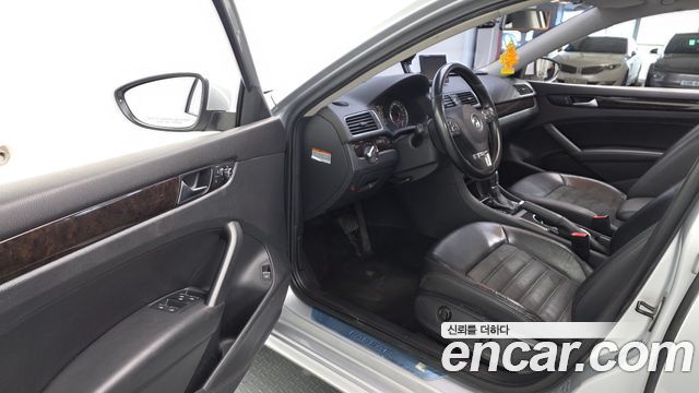 Volkswagen Passat 2014 — photo 10