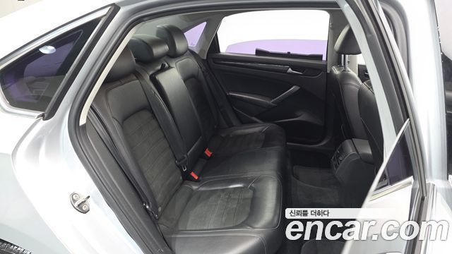 Volkswagen Passat 2014 — photo 11