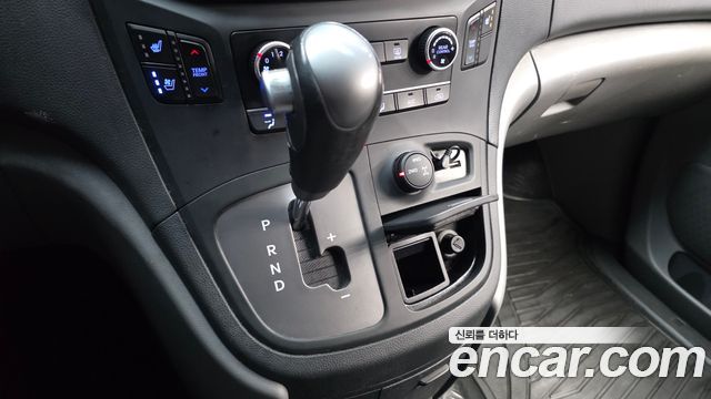 Hyundai Starex 2021 — photo 12
