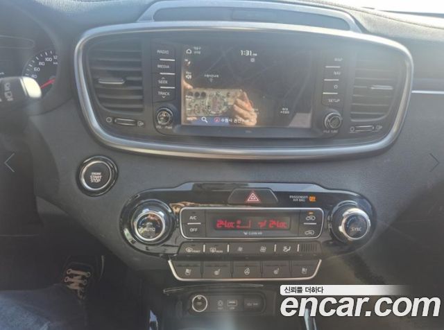 Kia Sorento 2018 — photo 14