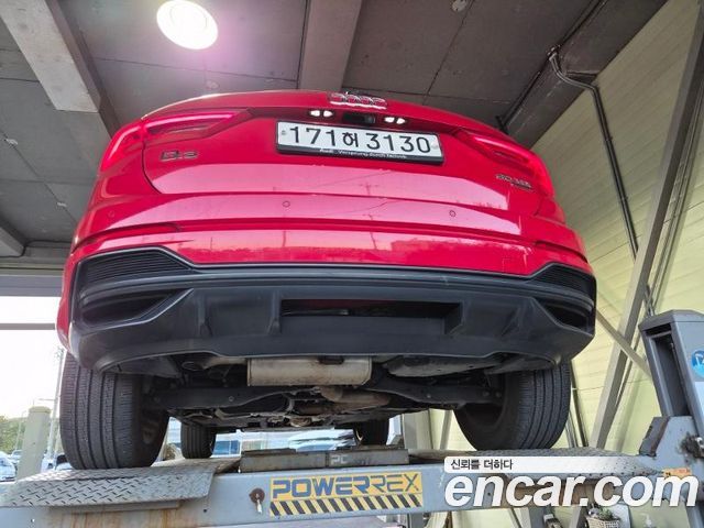Audi Q3 2022 — photo 2