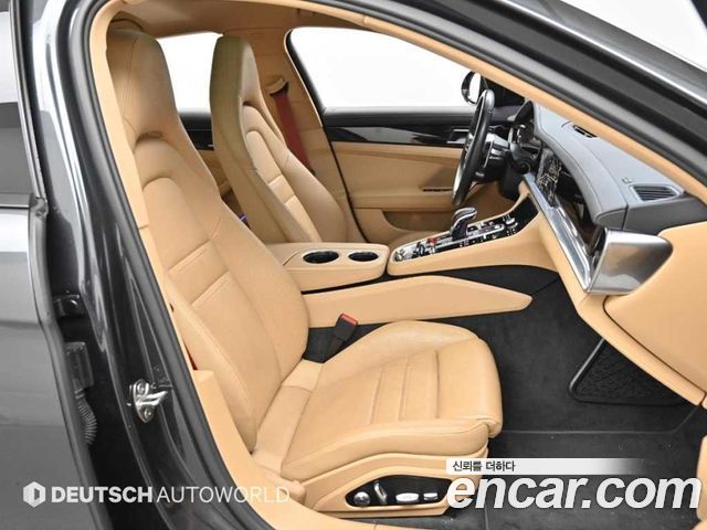 Porsche Panamera 2018 — photo 10