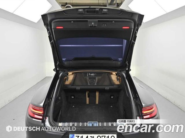 Porsche Panamera 2018 — photo 19
