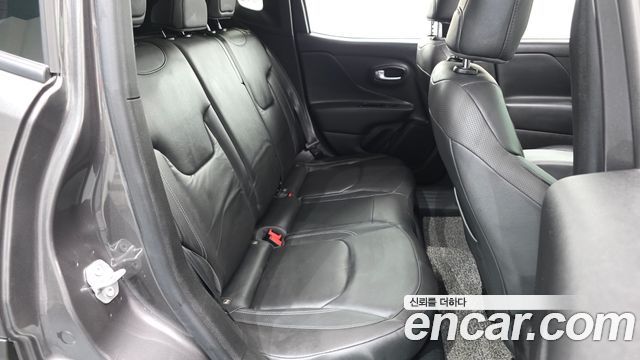 Jeep Renegade 2020 — photo 18