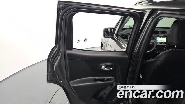 Jeep Renegade 2020 — photo 15