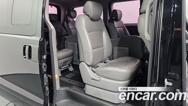 Hyundai Starex 2017 — photo 17