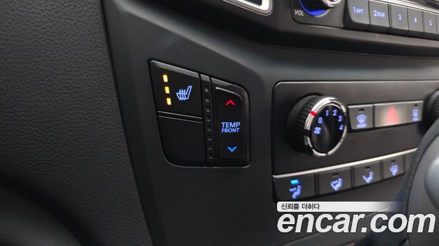 Hyundai Starex 2017 — photo 25