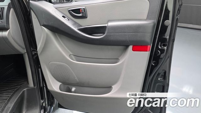 Hyundai Starex 2017 — photo 14