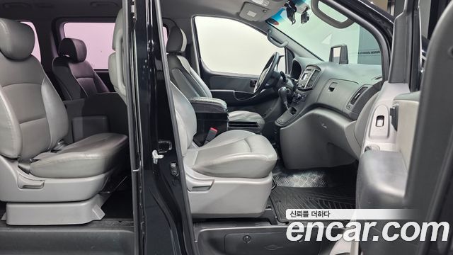 Hyundai Starex 2017 — photo 16