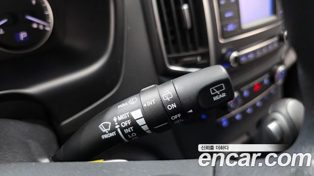 Hyundai Starex 2017 — photo 28