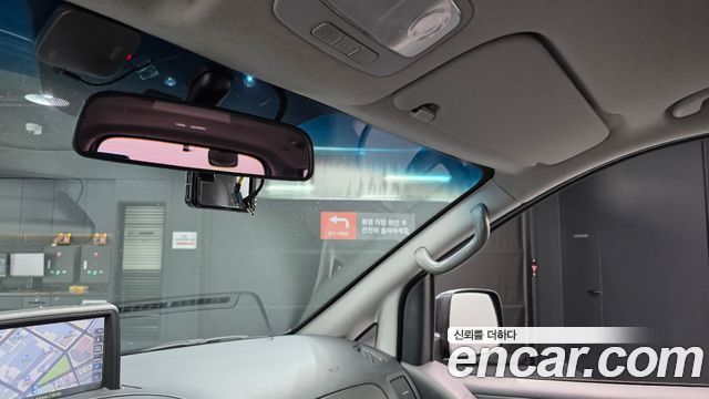 Hyundai Starex 2017 — photo 31