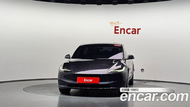 Tesla Model 3 2027 — photo 3