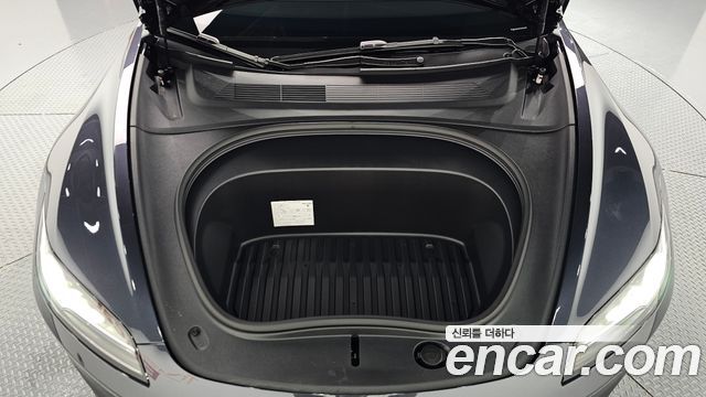 Tesla Model 3 2027 — photo 6