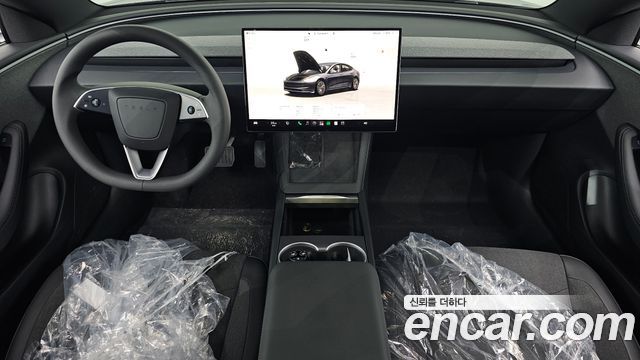 Tesla Model 3 2027 — photo 10