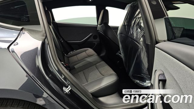 Tesla Model 3 2027 — photo 18