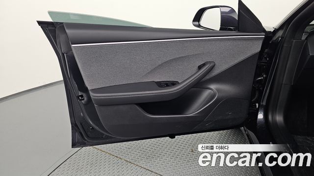 Tesla Model 3 2027 — photo 14