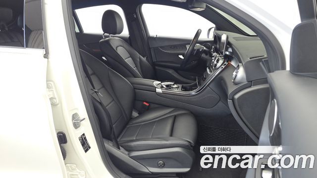 Mercedes-Benz GLC-Class 2019 — photo 11