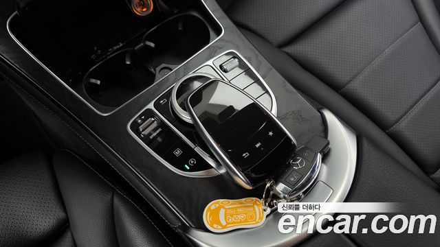 Mercedes-Benz GLC-Class 2019 — photo 17