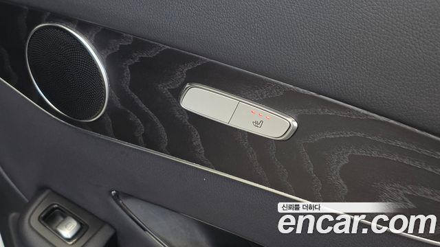 Mercedes-Benz GLC-Class 2019 — photo 19