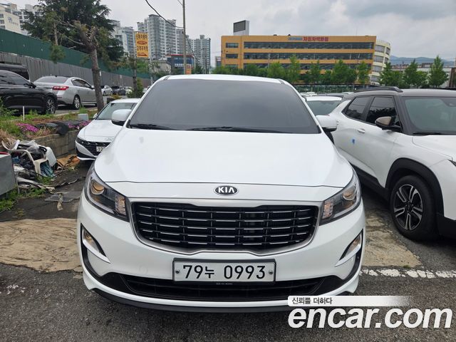 Kia Canival 2019 — photo 2