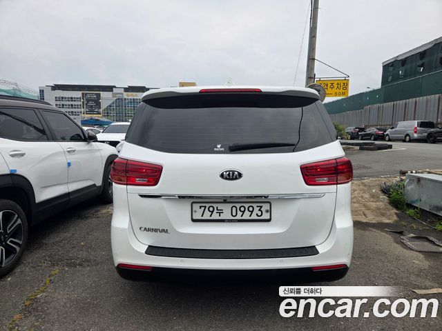 Kia Canival 2019 — photo 5