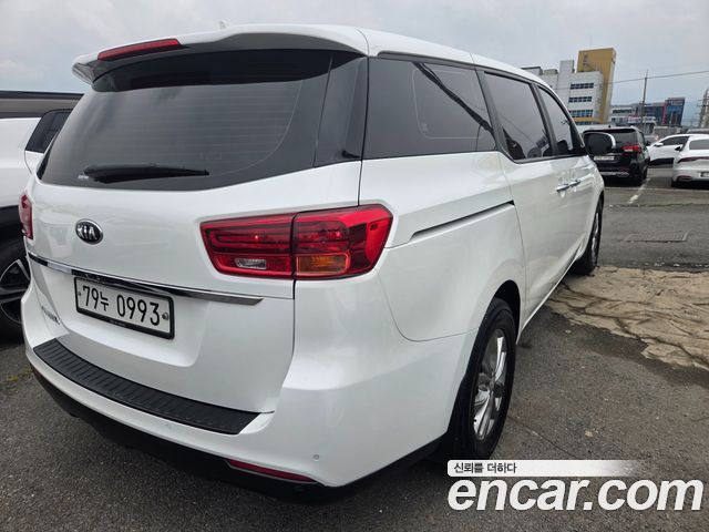 Kia Canival 2019 — photo 6