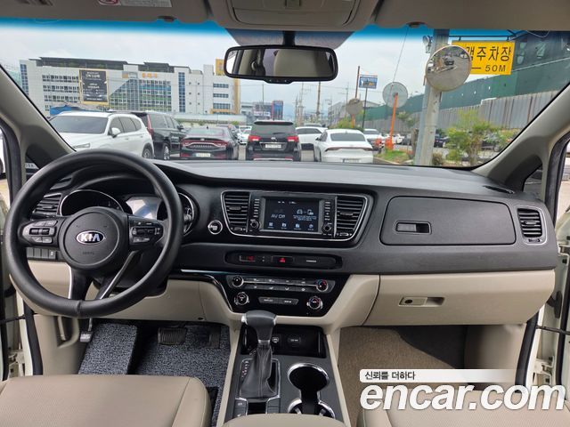 Kia Canival 2019 — photo 7