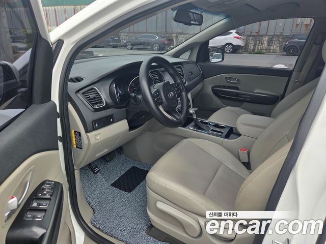 Kia Canival 2019 — photo 9