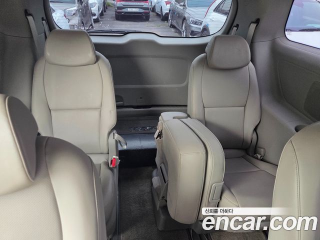 Kia Canival 2019 — photo 11