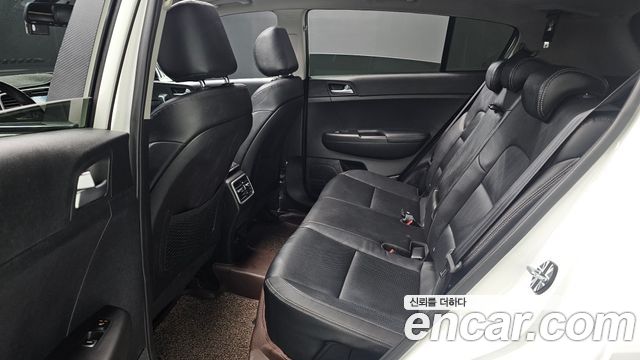 Kia Sportage 2016 — photo 18