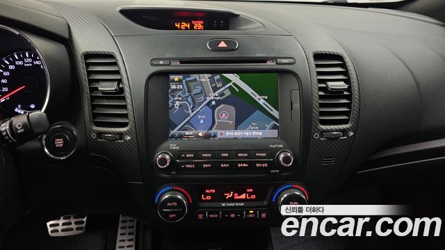 Kia K3 2015 — photo 18