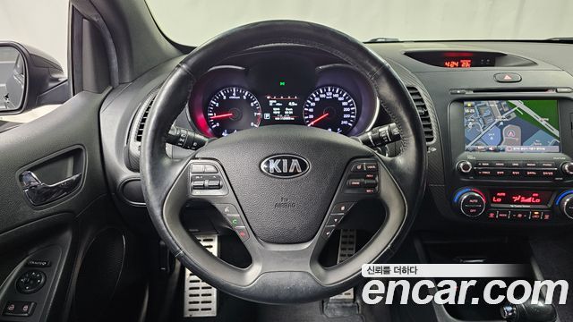 Kia K3 2015 — photo 19