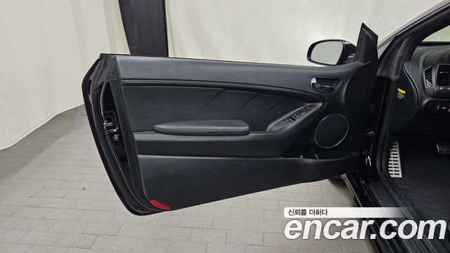 Kia K3 2015 — photo 14