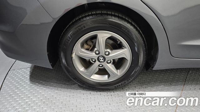 Hyundai AVANTE 2017 — photo 5