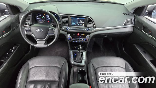 Hyundai AVANTE 2017 — photo 7
