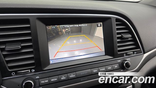 Hyundai AVANTE 2017 — photo 15