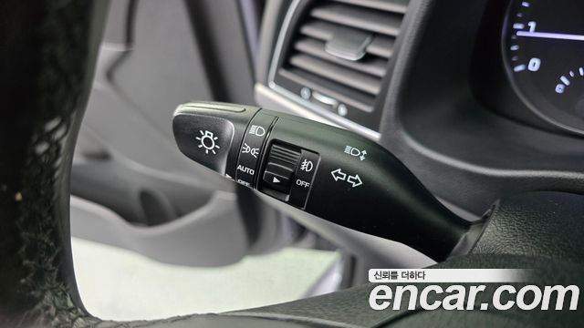 Hyundai AVANTE 2017 — photo 17
