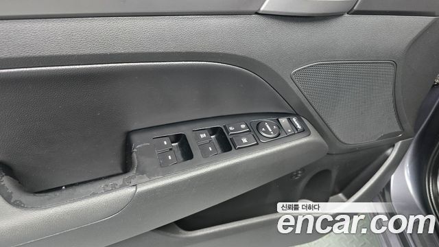 Hyundai AVANTE 2017 — photo 19