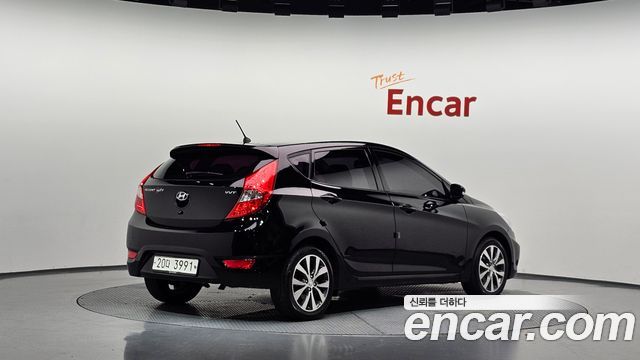 Hyundai Accent 2014 — photo 2