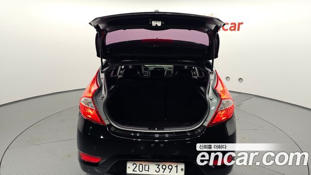 Hyundai Accent 2014 — photo 26