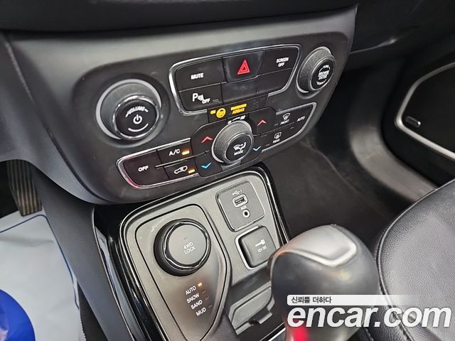 Jeep Compass 2019 — photo 10