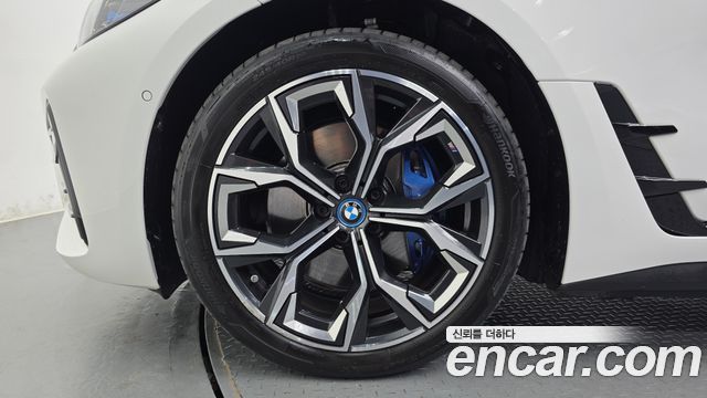 BMW i4 2023 — photo 5