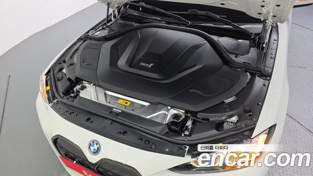 BMW i4 2023 — photo 6