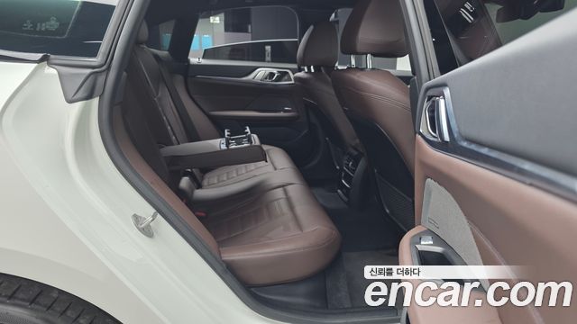 BMW i4 2023 — photo 18