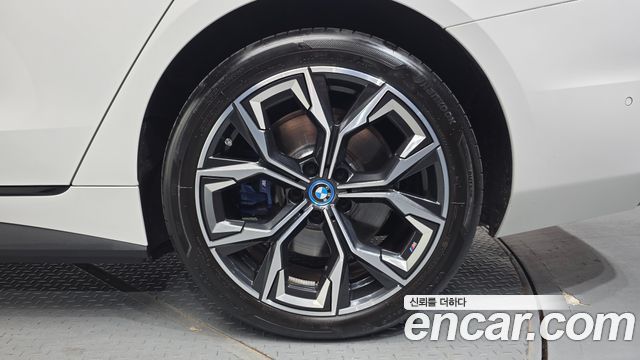 BMW i4 2023 — photo 7